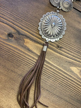 Load image into Gallery viewer, Brown Leather Concho Necklace
